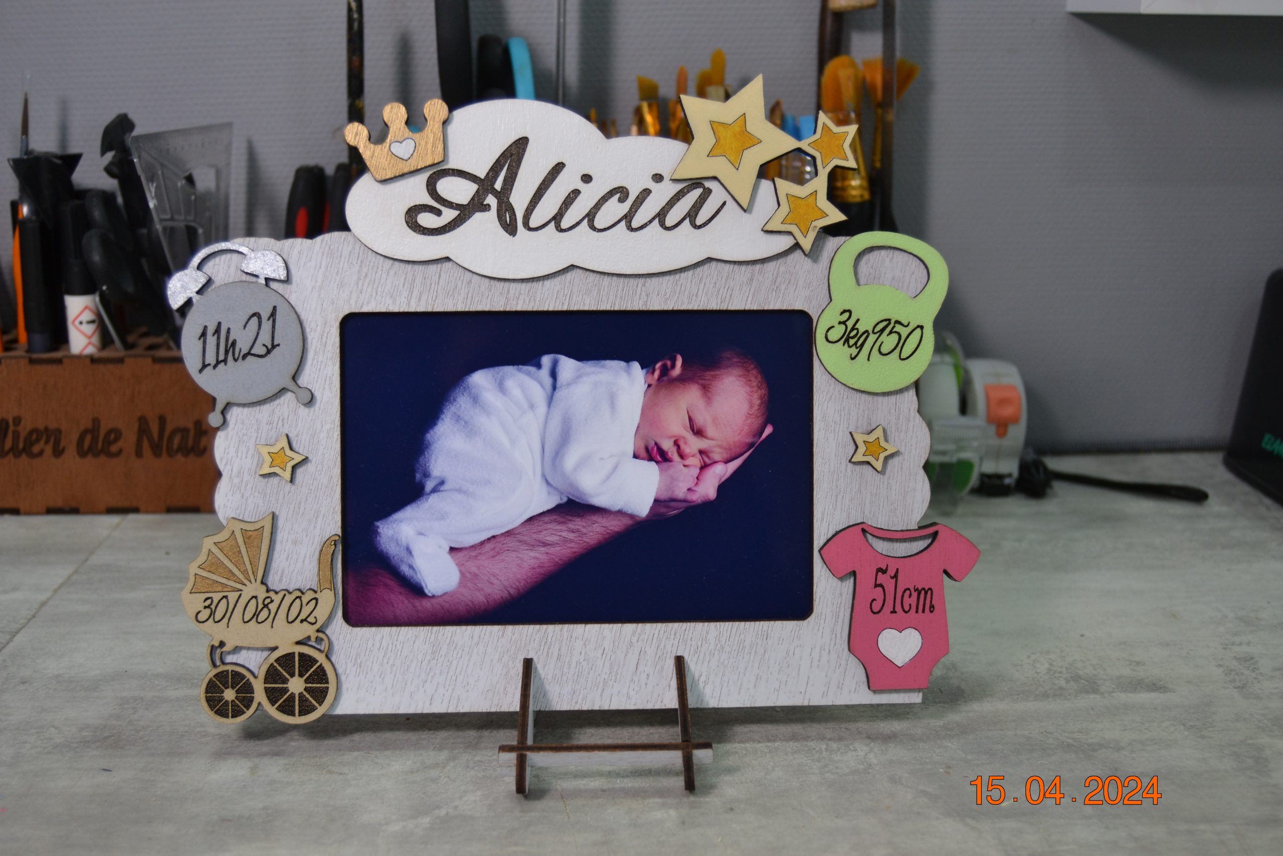 Cadre de naissance modèle fille.